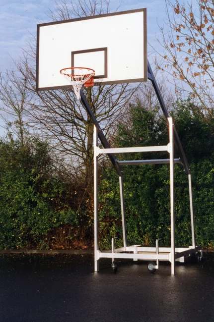 Verrijdbare basketbal-installatie