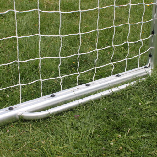 Pupillen voetbaldoel JVD150 31 Detail van de aluminium draagbeugel van het Pupillen voetbaldoel JVD150