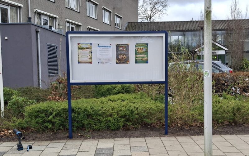 Informatiebord met posters saffierblauw 200x106 cm Stadskanaal parkbestuur