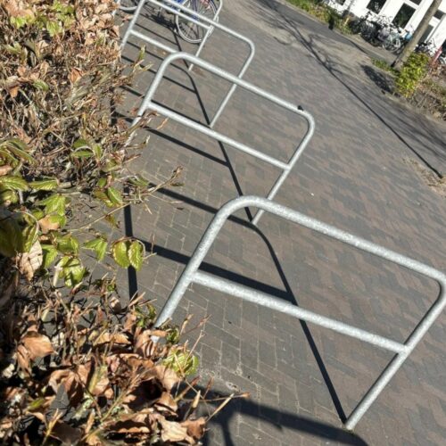 Fietsnietjes D60 mm 24 Fietsnietjes-verzinkt-met-tussenbuis-Groningen