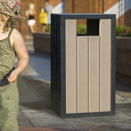 Buitenafvalbak Jupiter 70 liter van gerecycled kunststof voor openbare ruimte, camping, schoolplein en recreatiepark