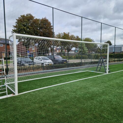 Opklapbare netbeugel voor seniorendoelen 18 Losse opklapbare netbeugel voor senioren voetbaldoelen leverbaar in meerdere uitvoeringen