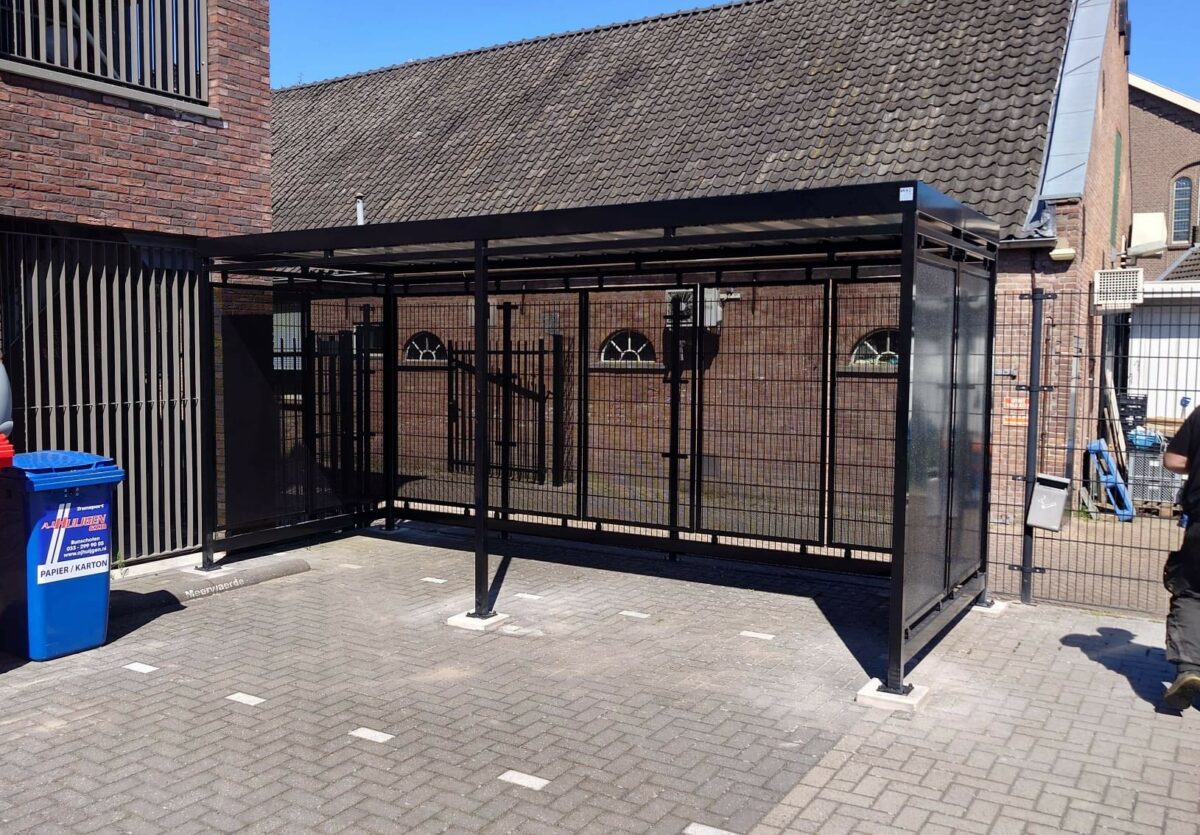 Parkmeubilair in kustgebieden 4 Moderne stalen fietsoverkapping lengte 6 meter op bedrijfsterrein
