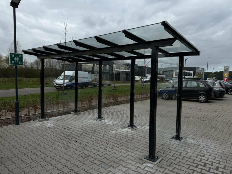 Fietsoverkapping City met volbad verzinkt en gepoedercoat stalen frame RAL 9005