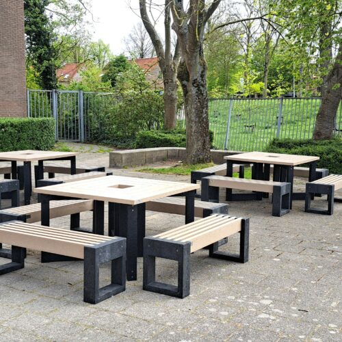 Kunststof Picknicktafel Canvas 120 11 Kunststof picknickset Canvas 120 bij Calvijn College in Goes – onderhoudsvrij en graffitiproof