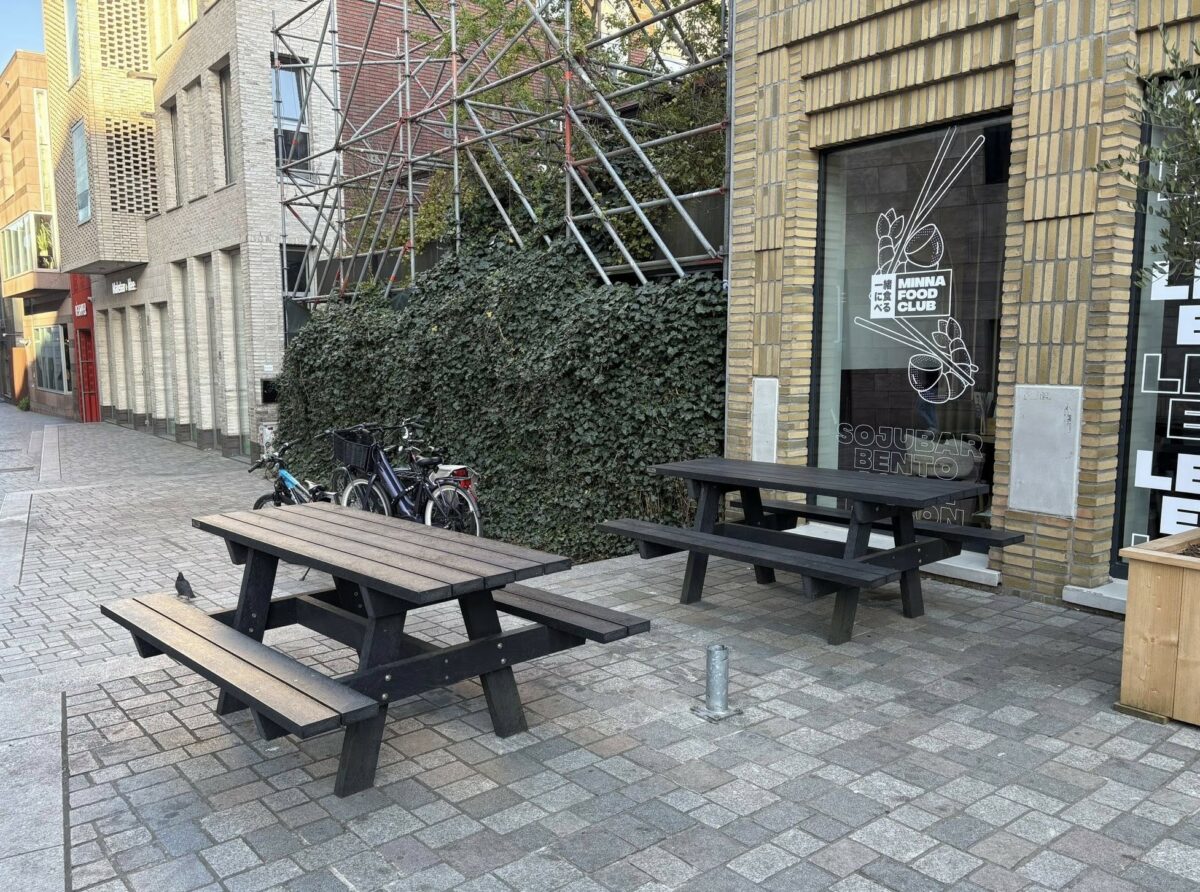 Parkmeubilair in kustgebieden 3 Picknicktafels Oslo Govaplast openbare ruimte centrum Groningen SKWshop