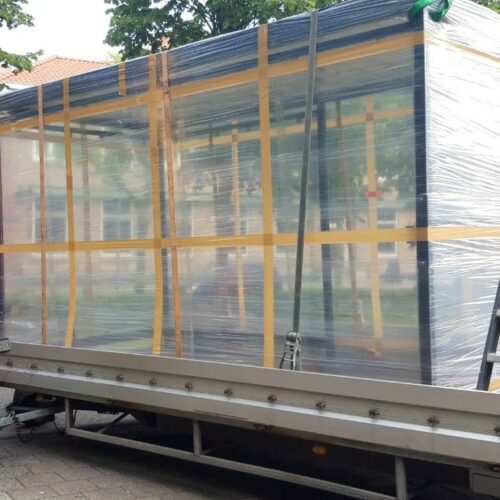 Rookoverkapping Myla 268 Rookoverkapping 4 x 2m gereed om te lossen bij de klant.