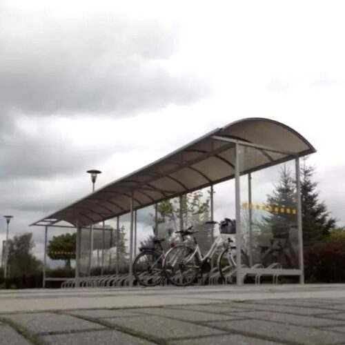 Fietsoverkapping Ticino - Open en Transparant 18 Fietsoverkapping Ticino – transparante fietsenstalling met gebogen dak