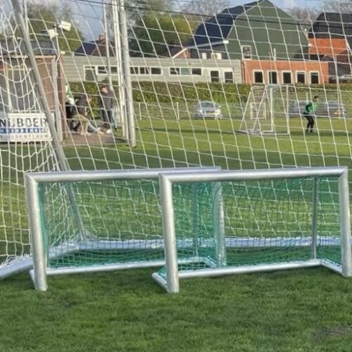 Mini pupillendoeltjes JVD195 – volledig gelast aluminium 51 Onze volledig gelaste voetbaldoeltjes model JVD195 1.2 x 0.8m. Beter is er niet!
