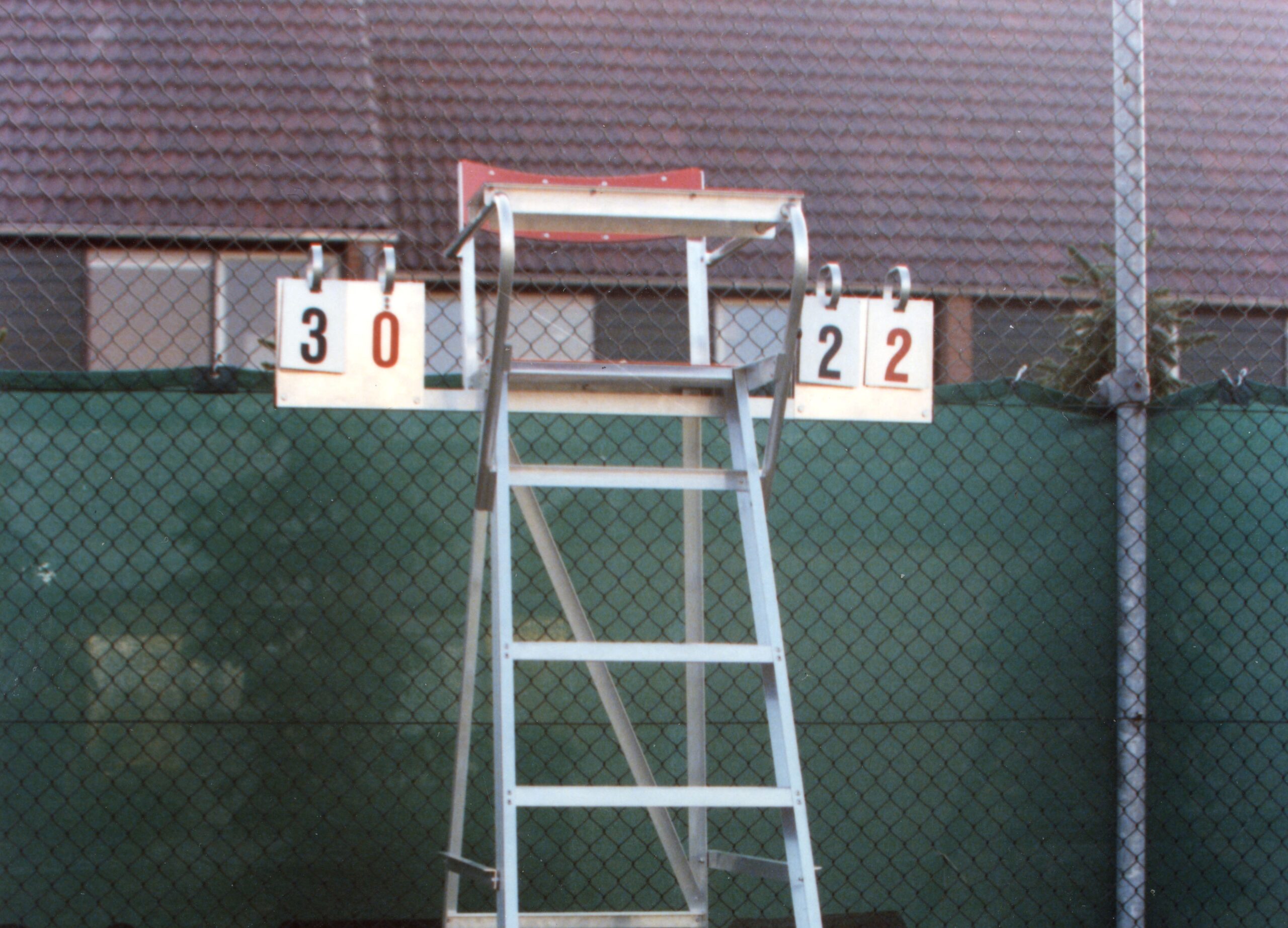 Aluminium tennis scorebord 1 scorebord aan scheidsrechterstoel