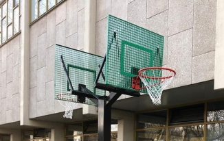 Basketbalpaal model Duo 22 Compleet geleverde basketbalpaal met twee anti-vandaalborden in kleur naar keuze
