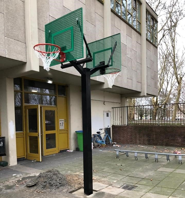 Basketbalpaal model Duo 5 Bijzonder leuke vaststaande basketbalpalen voor uw buitenruimte. Gegarandeerd sportief plezier voor uw jeugd. Vandalisme-arm!