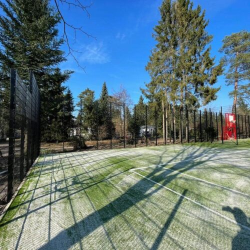 Kunstgras speelvloeren 102 Nog een afbeelding van de kunstgrasvloer en sportkooi bij de Paalberg