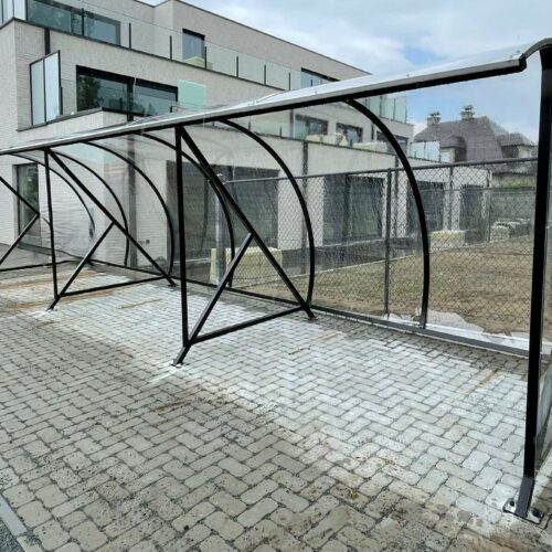 Fietsoverkapping BF1000 – Halfrond & Transparant 251 Fietsschuilplaats met moderne constructie en transparante kap