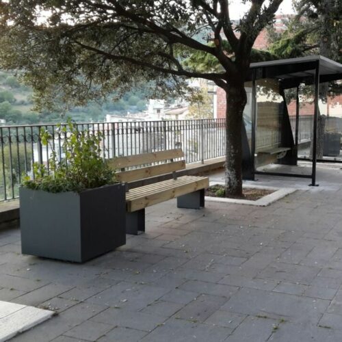 Prachtige palntanebak, op de afbeelding gecoat in  gecoat in ral 7016