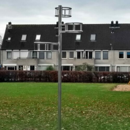 Antivandalenkorfbal 13 Onze antivandaal korfbalpaal in de uitvoering met 3 aluminium korfbalkorven. Een aanwinst voor uw sportieve jeugd.