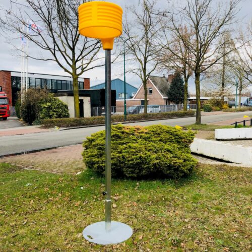 Verstelbare Korfbalpaal model Hobby 5 Ideaal voor uw sportieve jeugd, korfbalpaal model Hobby, te verstellen in een hoogte van 2mtr, 2,5mtr, 3mtr en 3,5mtr.. Compleet met voetplaat en korfbalkorf.