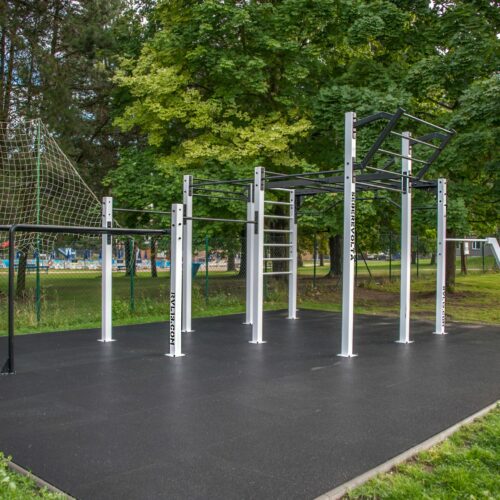 Buiten fitness-park Nippur Freestyle 22 Nippur S+ in het zwart/grijs.