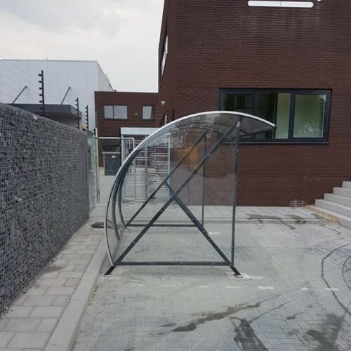 Rookoverkapping - rookabri BF1000 123 Afgebeeld e 3 meter uitvoering van deze fraaie overkapping ingezet als rokersabri Lengte 3 meter, gecoat ral 7016