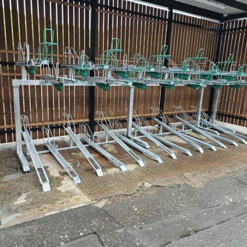Tweelaags fietsenrekken 16 Innovatief tweelaags fietsenrek van gegalvaniseerd staal. Duurzaam, veilig en ruimtebesparend. Vraag direct een vrijblijvende offerte aan.