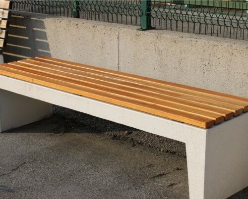 Parkbank Versilia 6 De uitvoering met houten zitting. Iroko hardhout.