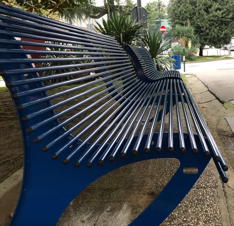 Parkbank Reijka 9 Elegantie ten top Straatmeubilair op zijn mooist. Parkbank Reijka