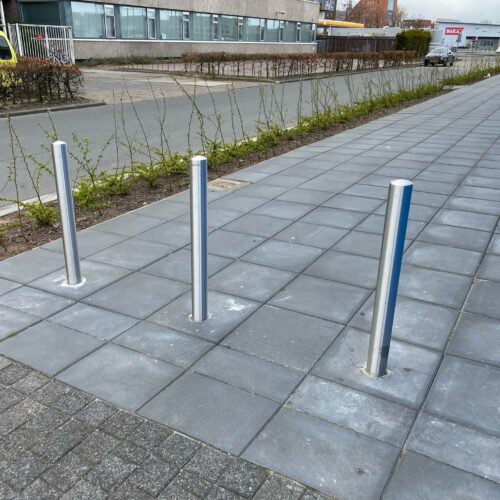 Parkeerpalen rvs204 39 Parkeerpalen rvs (inox) in de 89 mm. uitvoering inbetonneerbaar