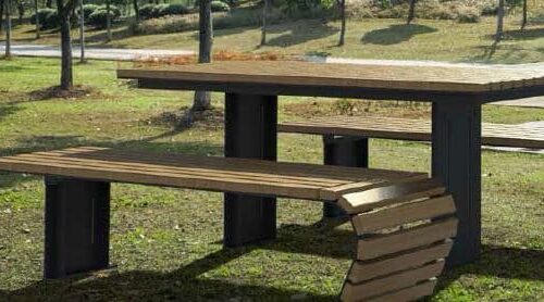 Picknicktafel Contour 16 Elegantie ten top., onze picknickset model Contour. Hier is gekozen voor een zwart gecoat frame en als hout onder druk geïmpregneerd Noors Grenen.