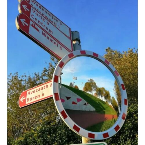 Verkeersspiegels, ons vierante model. Leverbaar in 3 afmetingen. Drie diameters (D50, D60 en D80 cm),