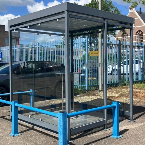 Rookabri 2x2m met sta-rooktafel Graphite (zelfdovende asbak) . Voor 4 tot 5 rokers.
