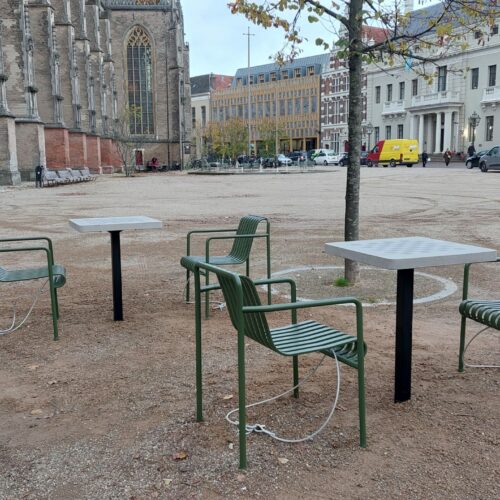 Schaaktafel voor buiten model MAT 28 Schaaktafels geleverd en gemonteerd in gemeente Deventer