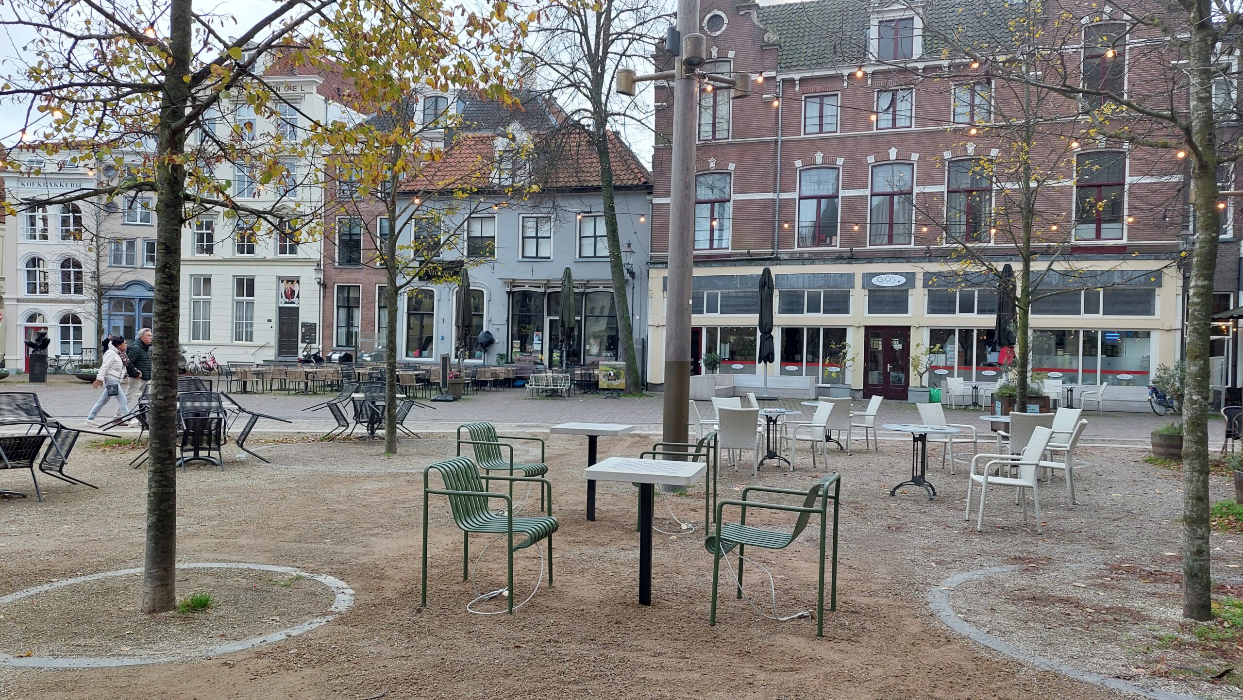 Schaaktafel voor buiten model MAT 13 Schaaktafels met betonnen speelblad in openbare ruimte in Deventer