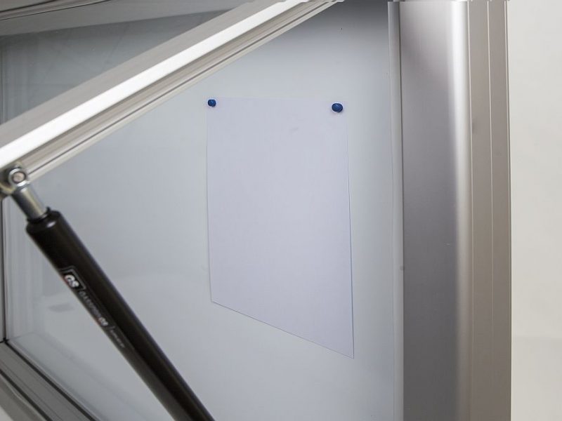 Informatieborden: Wandvitrine 5 Onze klanten kiezen voor informatie borden wandmodel van Nederlands fabricaat vanwege de betrouwbaarheid, lange levensduur en uitstekende afwerking.