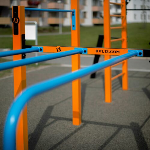 Buiten fitness-park Nippur Freestyle 21 Nippur S calisthenics toestellen bieden de beste combinatie van veiligheid, duurzaamheid en performance voor outdoor training.
