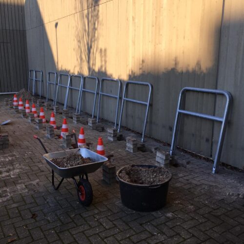Fietsnietje 48 mm rond 29 Ook de montage van uw aanleunbeugels kunnen wij vanzelfsprekend voor u verzorgen.