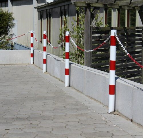 Parkeerpalen rond vast D76mm 9 Al onze parkeerpalen zijn ook met aangelaste ketting-ogen leverbaar.
