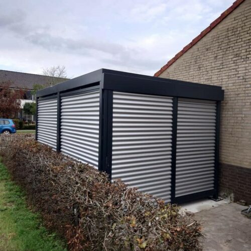 Afsluitbare fietsenstalling Center 28 Ik voor deze 3 x 4m is gekozen voor de golfplaat wanden. Deze fraaie afsluitbare fietsoverkapping is in bijna iedere afmeting leverbaar