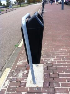 Buiten afvalbak Bima behoort tot het meest vandalismebestendige straatmeubilair.