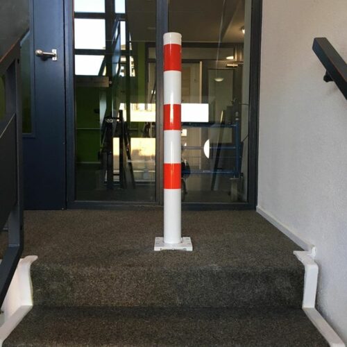 Wegneembare afzetpalen rond 76mm en 89mm 25 Een nette en degelijke oplossing om uw trap-opgang te beveiligen.