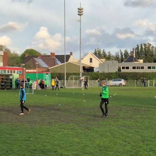Mini pupillendoeltjes JVD195 – volledig gelast aluminium 53 Onze aluminium voetbaldoeltjes uit de voetbaldoeltjes JVD195 1.2 x 0.8m. op de training bij vv Schildwolde.