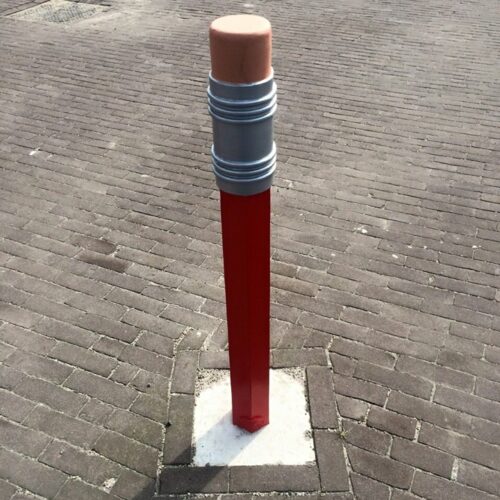 Ronde afzetpalen Potloodmodel 27 Afgebeeld de vaste uitvoering van deze antiparkeerpalen, deze potloodpalen zijn echter ook als uitneembare antiparkeerpaal leverbaar.