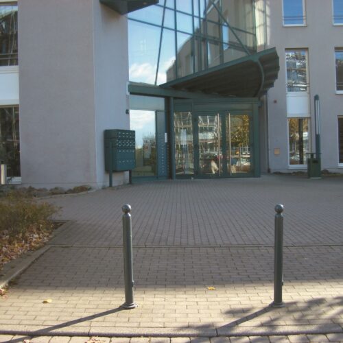 Ronde parkeerpalen met bolkop