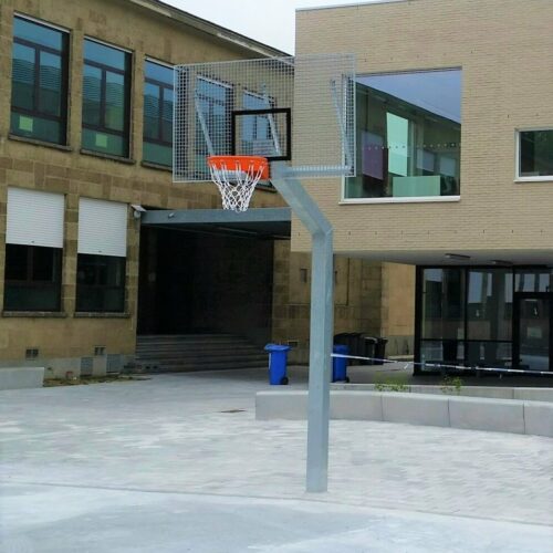 Antivandalisme basketbalbord 54 Basketbalbord wedstrijdformaat verzinkt, hier is gekozen voor een zwart vlak. We kunnen dit in iedere kleur leveren. Deze is in combinatie mat onze basketbalpaal Heavy