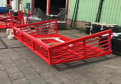 Antivandalen voetbaldoel VD200 3 x 2m 25 Straat- voetbaldoel model VD200. Deze 2 voetbaldoelen van 3 x 2 meter komen net terug van onze poeder-coater en zijn gereed voor plaatsing. Deze hebben we geproduceerd van volbad verzinkt staal.