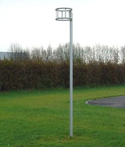 Vandalisme-arme korfbalpalen met aluminium korfbalmand. Ideaal voor scholen, campings en recreatieparken.