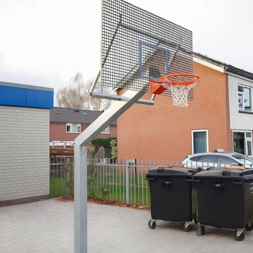 Basketbalpaal Heavy compleet 36 De ultieme basketbalpaal voor uw schoolplein en speelplein. Model Heavy met wedstrijdformaat basketbalbord