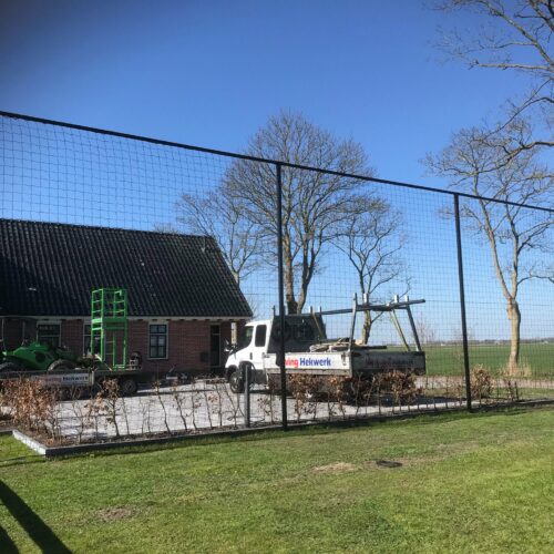 Ballenvanger op maat 161 balvanger aanschaffen. Wilt u ook een nieuwe ballenvanger laten plaatsen? Neem vrijblijvend contact met ons op voor een oplossing op maat.