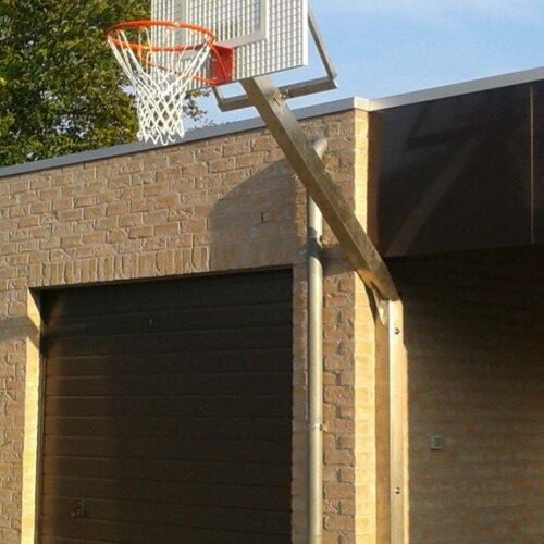 Basketbalpaal Rothe Fixed 44 Ook particulieren kiezen steeds vaker voor onze Rothe Fixed basketbaldoel, vanwege zijn uitstekende prijs-kwaliteitsverhouding.
