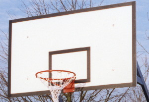 Basketbalpalen uitneembaar 9 Basketbalbord van 105 x 180 cm. Deze professionele basketbalborden worden compleet met ring en net geleverd.