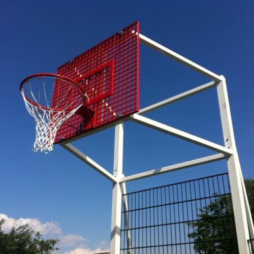 Antivandalisme basketbalbord 37 Ons antivandaal basketbalbord in de kleur rood op 1 van onze voetbaldoel basketbalcombinaties.